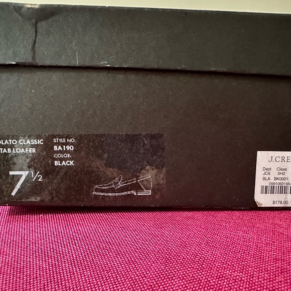 Worn Once for One Hour - Picture 5 of 6